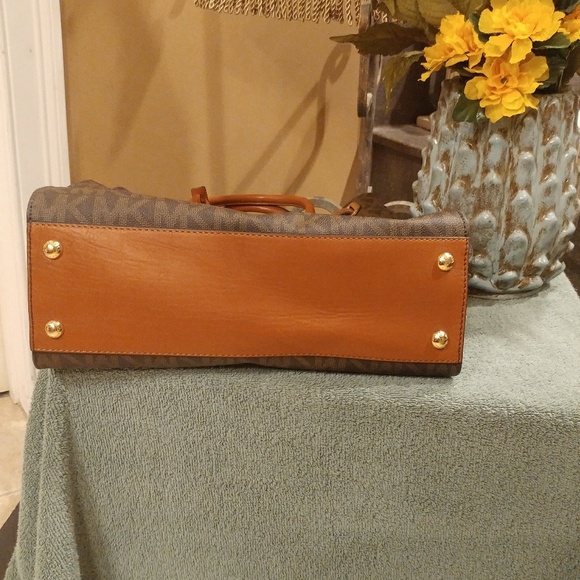 Michael Kors - Picture 4 of 4